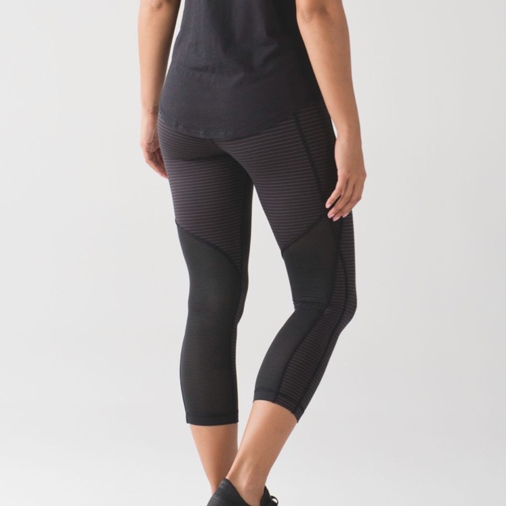 Lululemon conduit crop